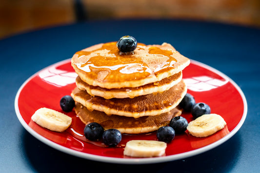 Söta pannkakor med ägg & honung