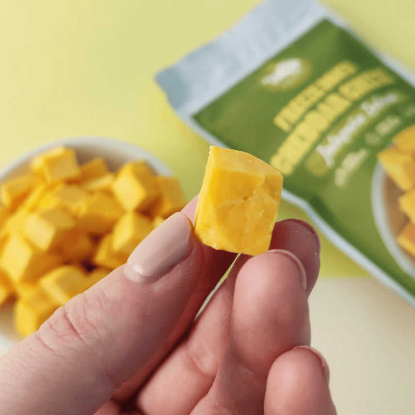 Pakastekuivattu cheddarjuusto jalapeñon maku (85 grammaa)