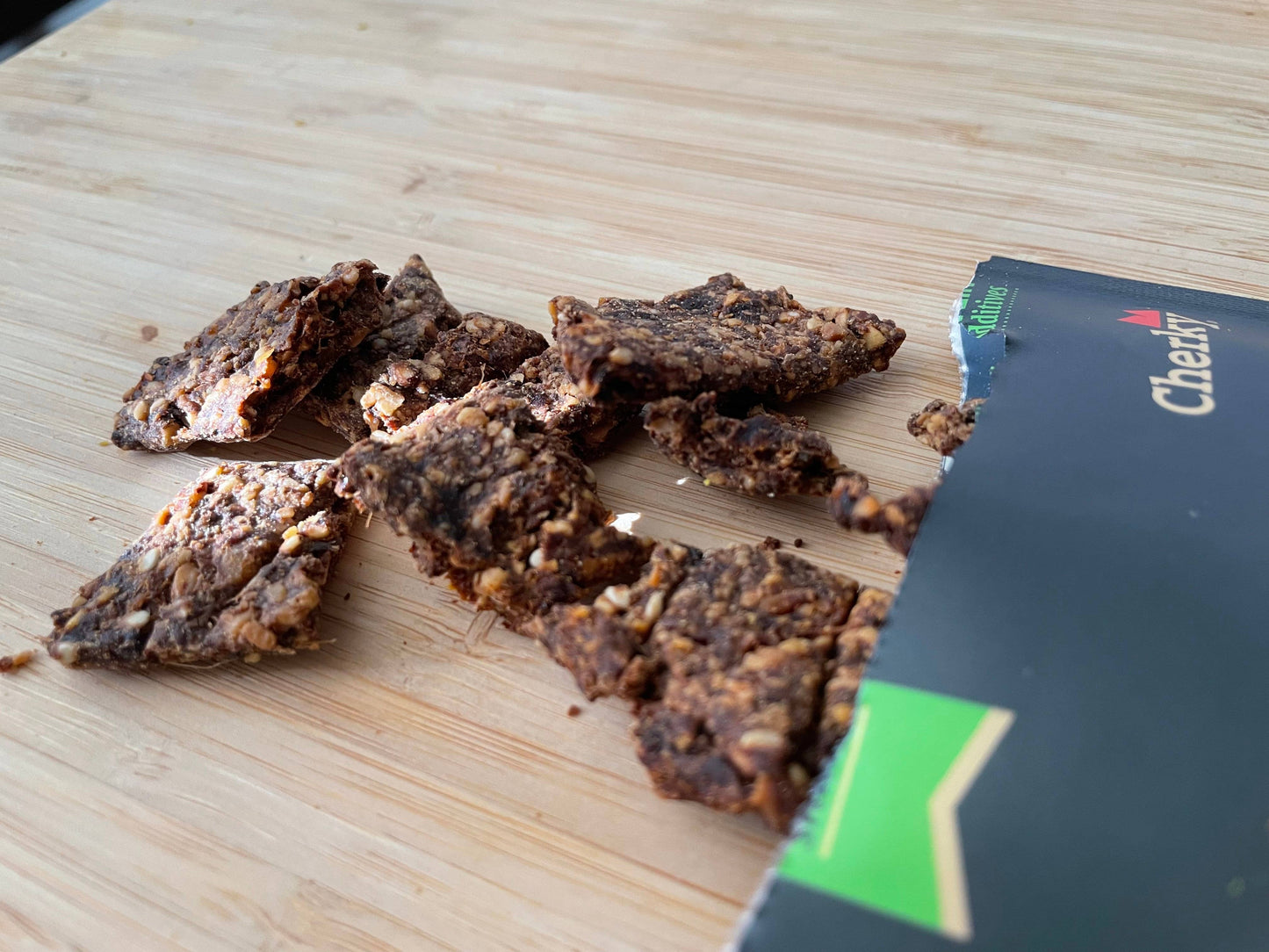 Superbites (NÖTKÖTT, NÖTTER, TOMAT OCH CHIA 30g)